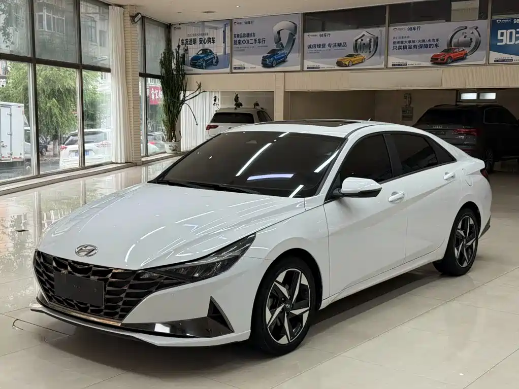 Hyundai Elantra, фото 1