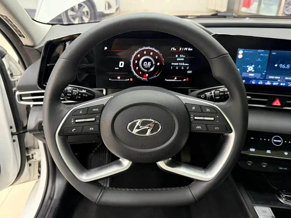 Hyundai Elantra, фото 3