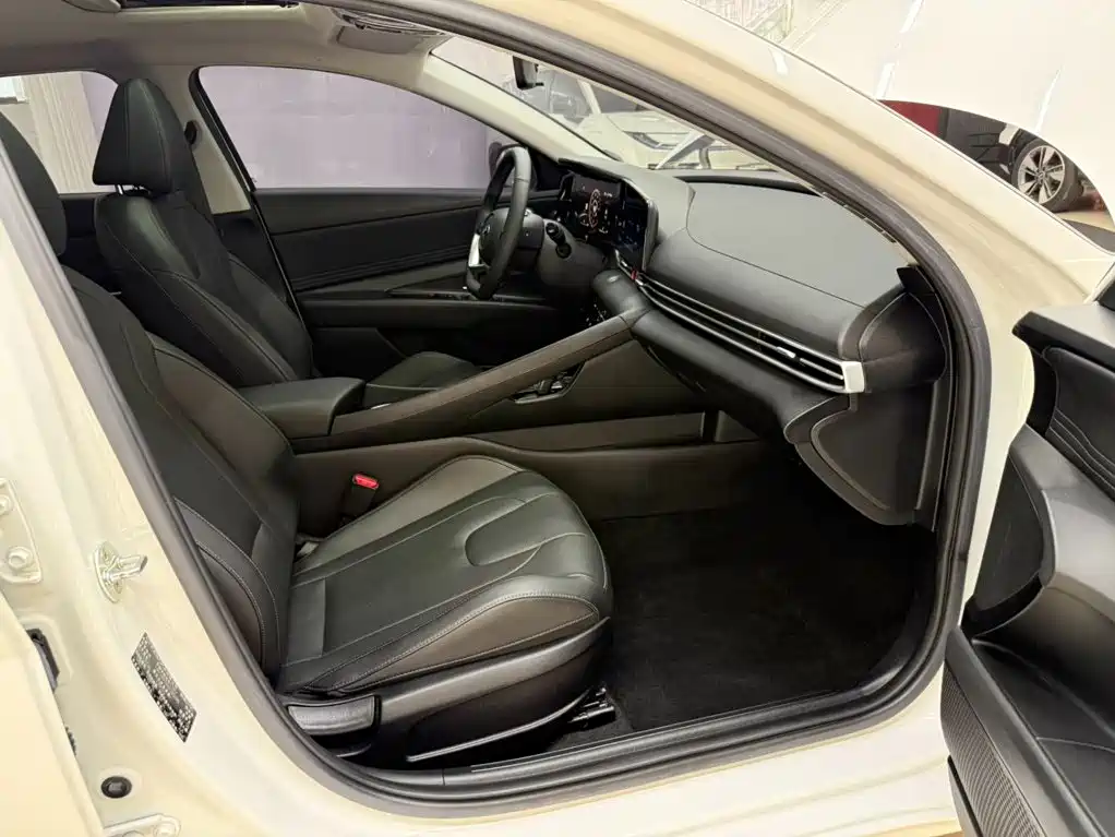 Hyundai Elantra, фото 14