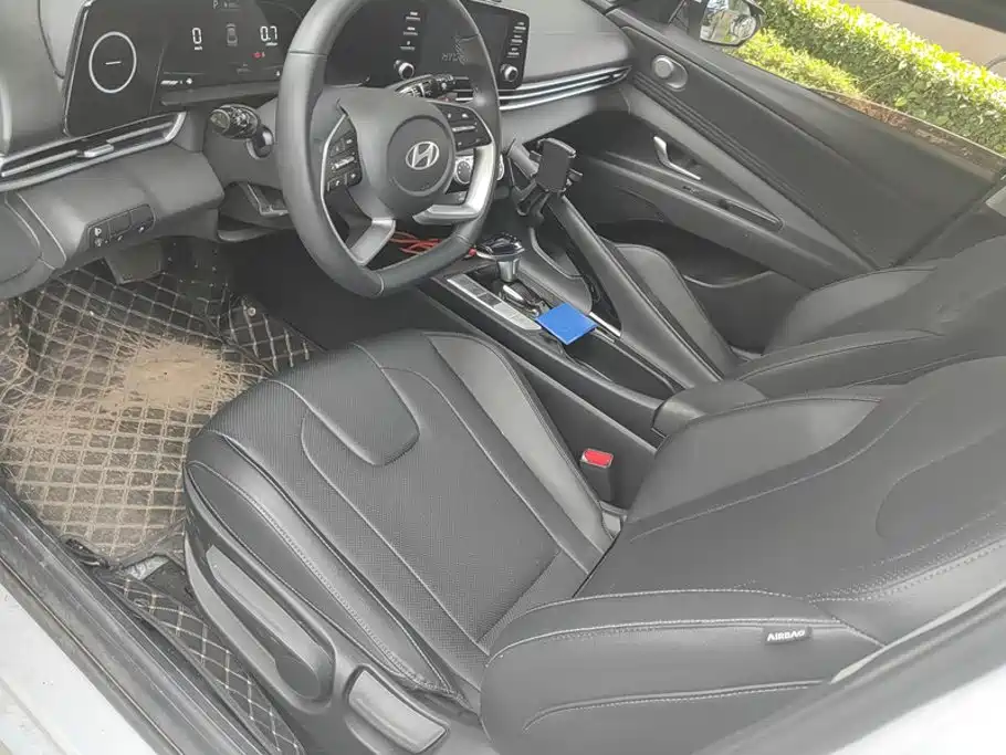 Hyundai Elantra, фото 15
