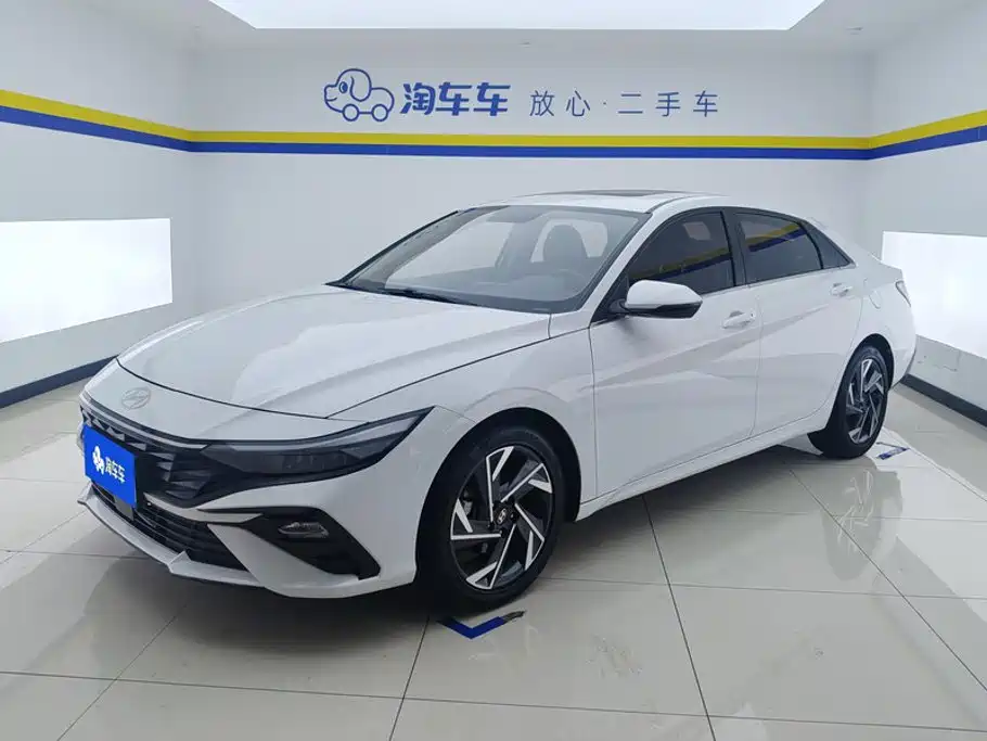 Hyundai Elantra, фото 1