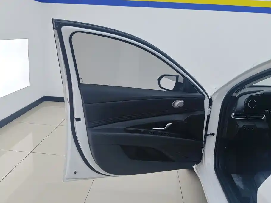 Hyundai Elantra, фото 13