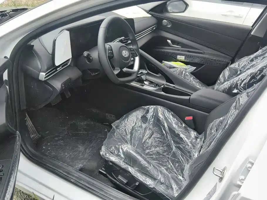 Hyundai Elantra, фото 15