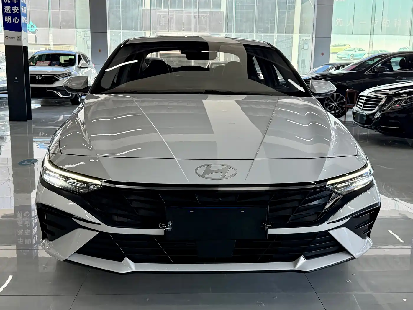 Hyundai Elantra, фото 2