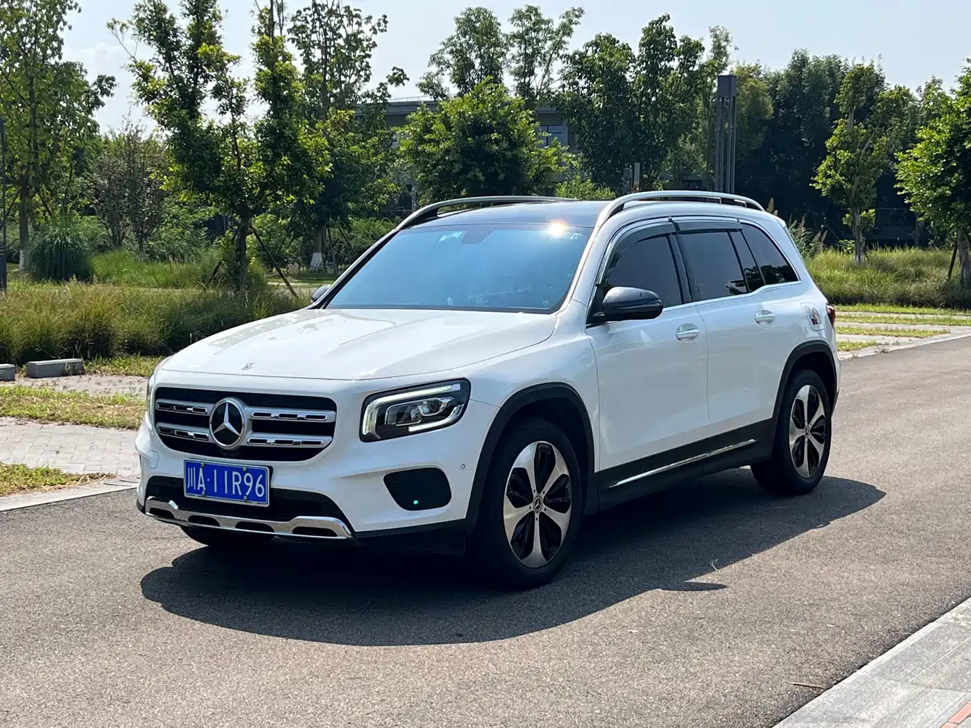 Mercedes-Benz GLB, фото 1
