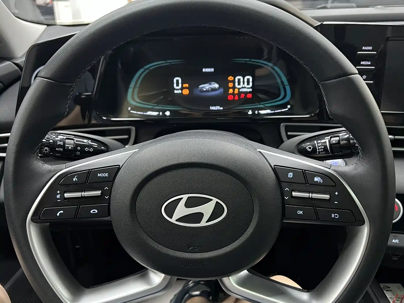 Hyundai Elantra, фото 11