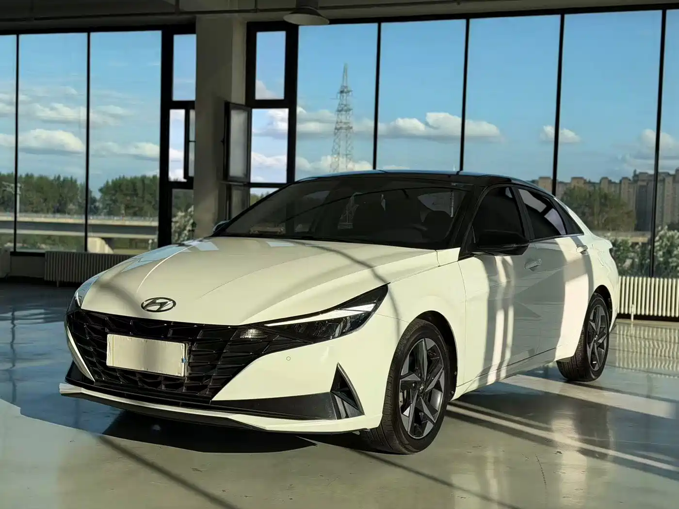 Hyundai Elantra, фото 1