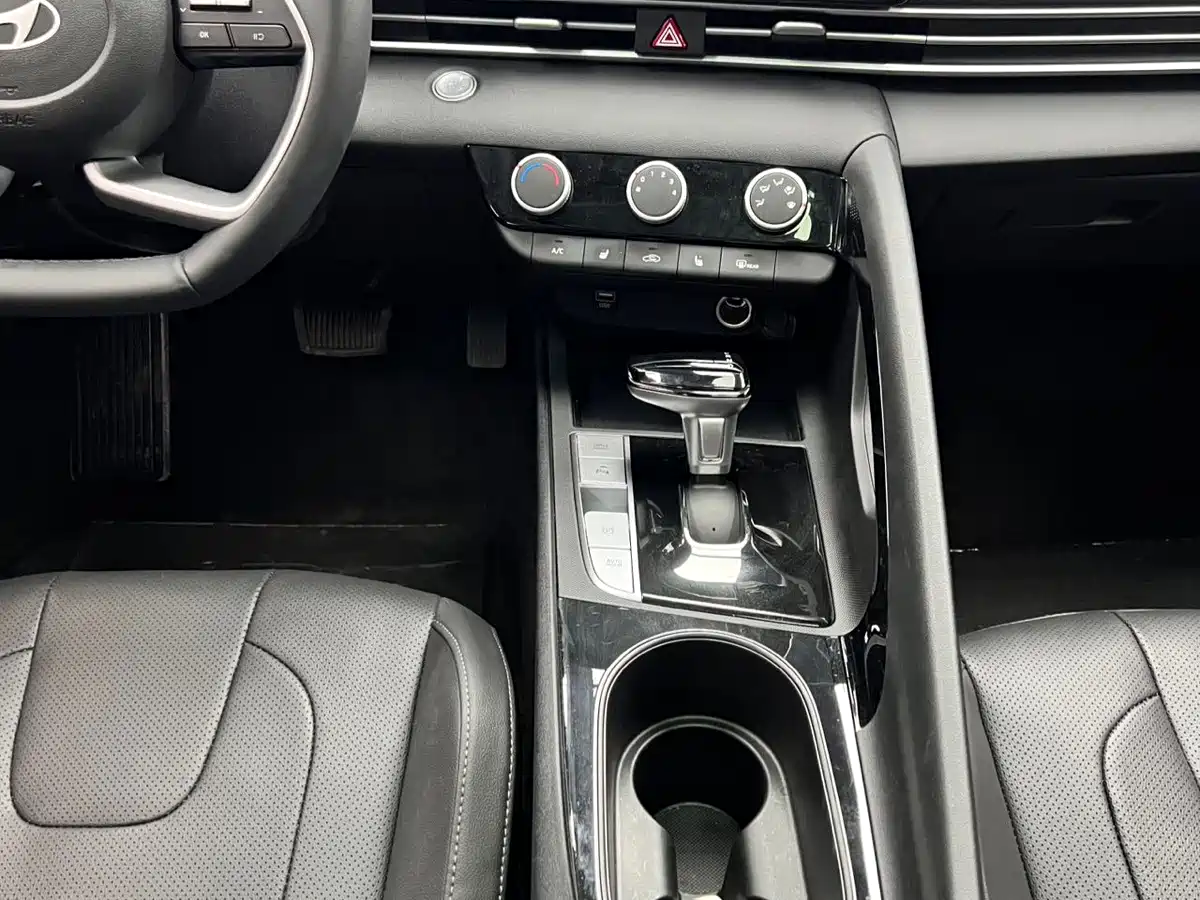 Hyundai Elantra, фото 3