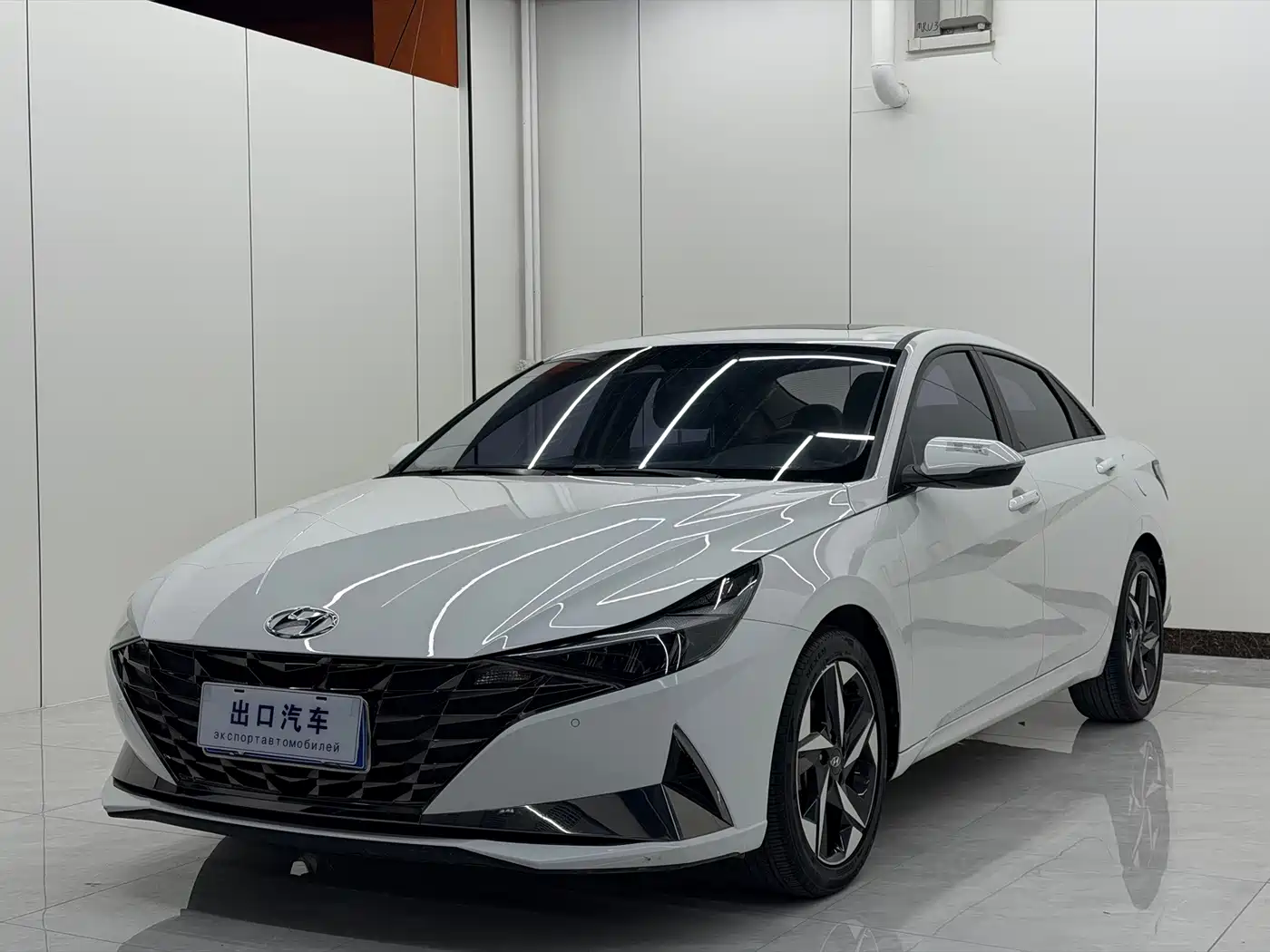 Hyundai Elantra, фото 1