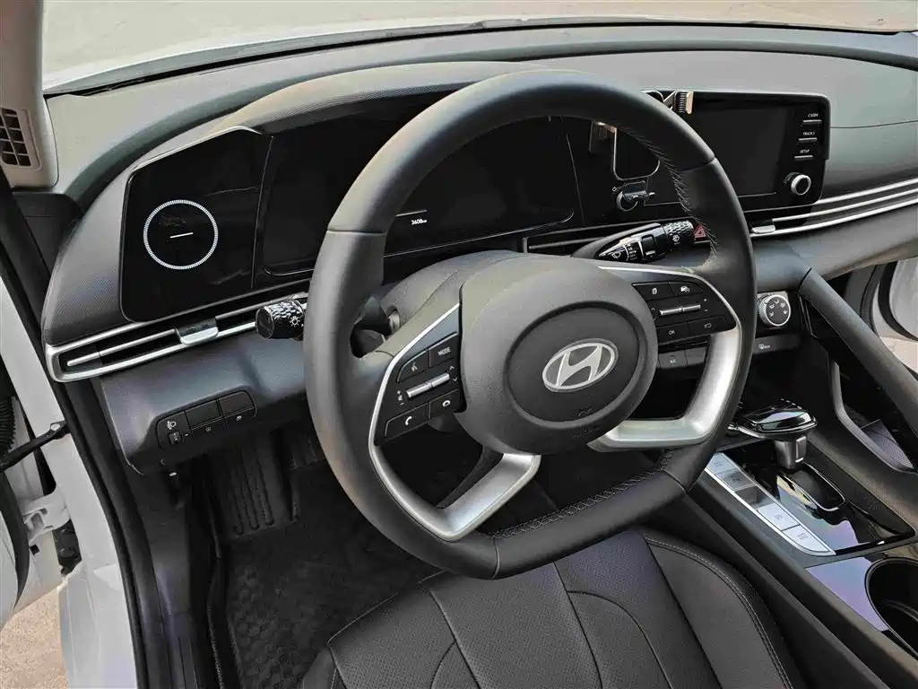 Hyundai Elantra, фото 3