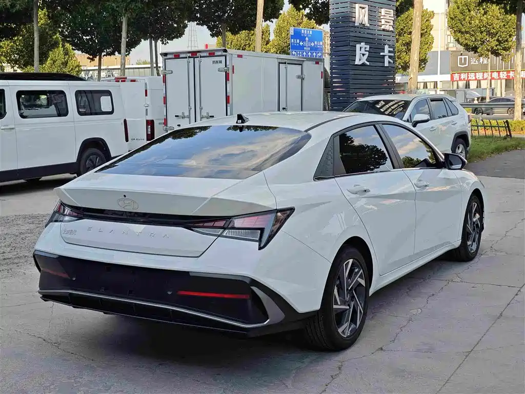 Hyundai Elantra, фото 10