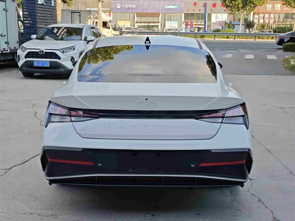 Hyundai Elantra, фото 11