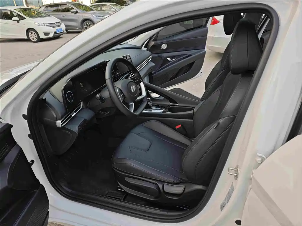 Hyundai Elantra, фото 12