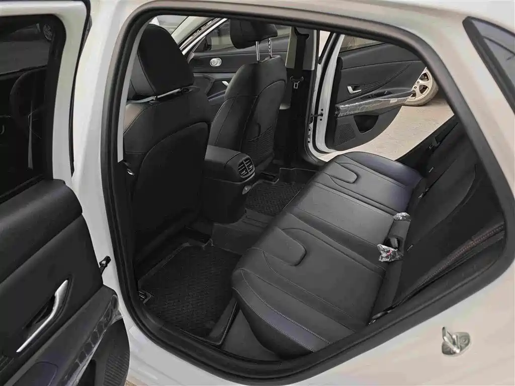 Hyundai Elantra, фото 13