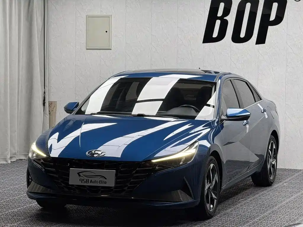 Hyundai Elantra, фото 1
