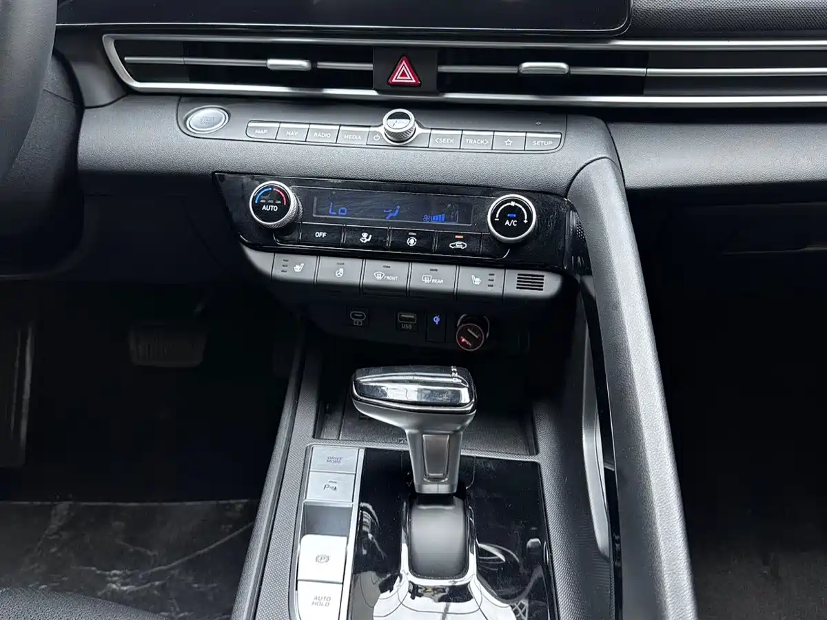 Hyundai Elantra, фото 8