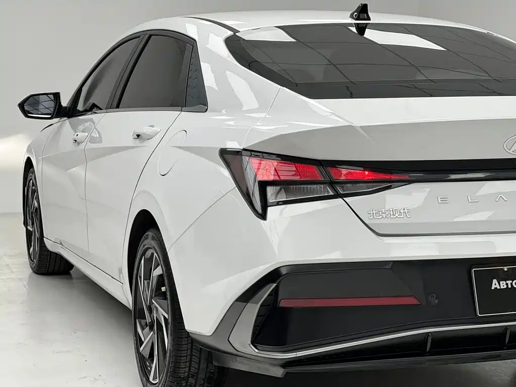 Hyundai Elantra, фото 3