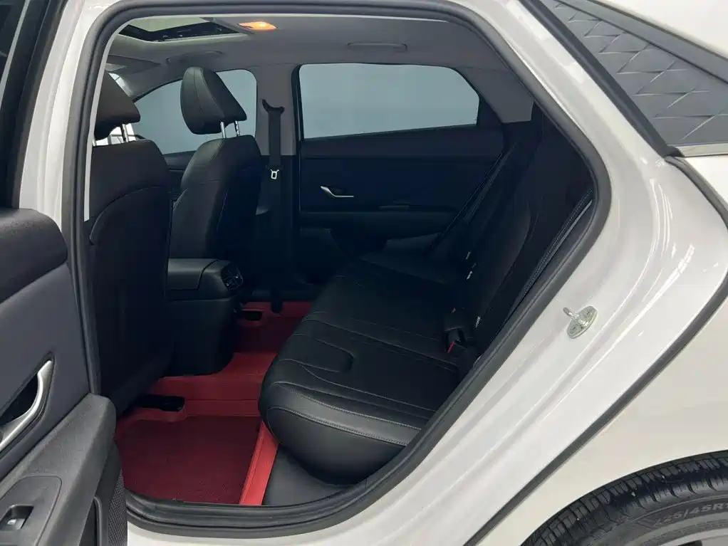 Hyundai Elantra, фото 12