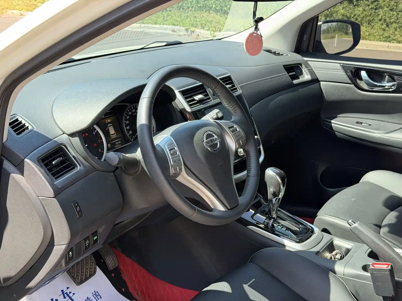 Nissan Tiida, фото 6