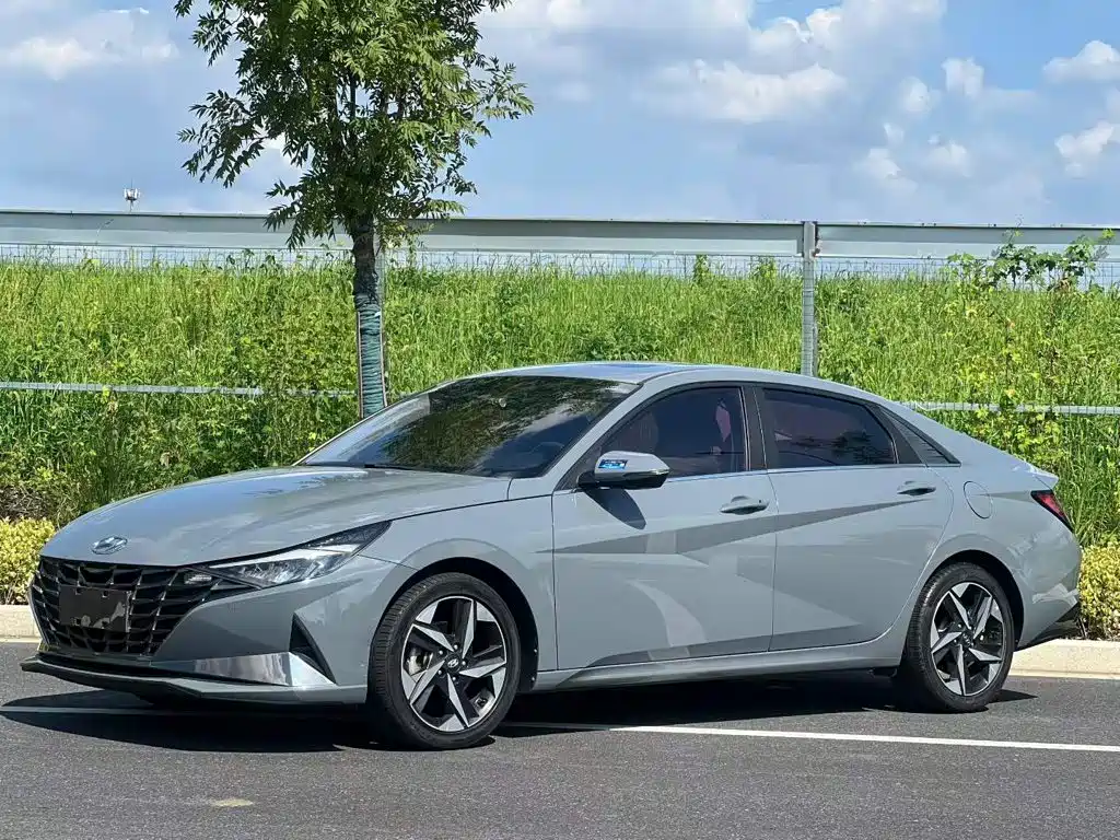 Hyundai Elantra, фото 1