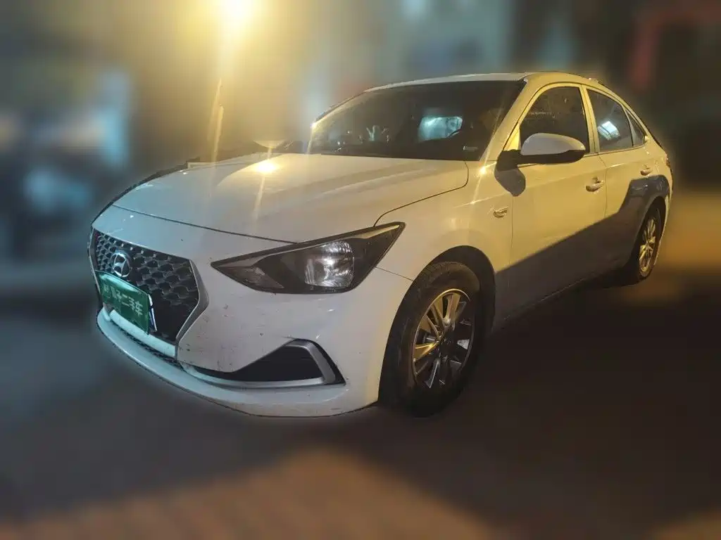 Hyundai Elantra, фото 1