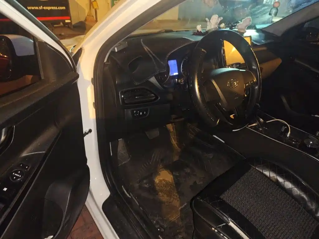 Hyundai Elantra, фото 4