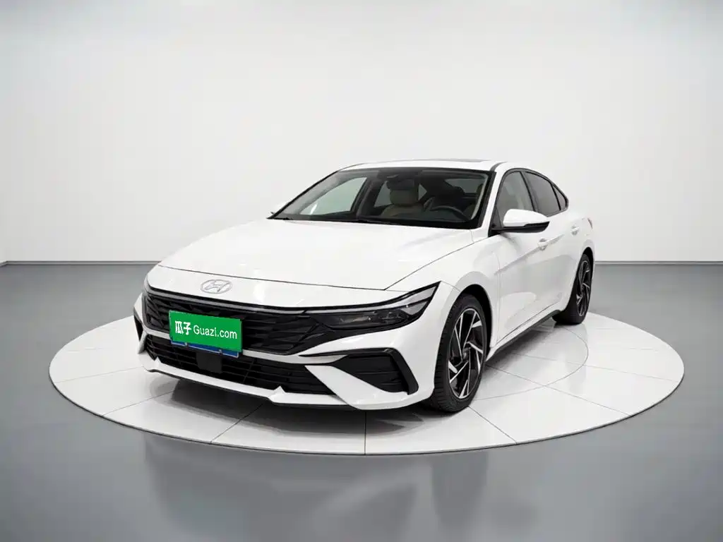 Hyundai Elantra, фото 1