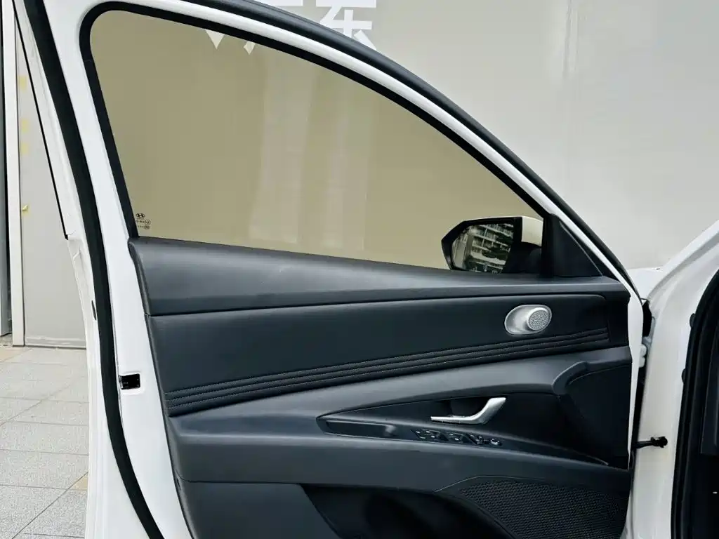Hyundai Elantra, фото 11