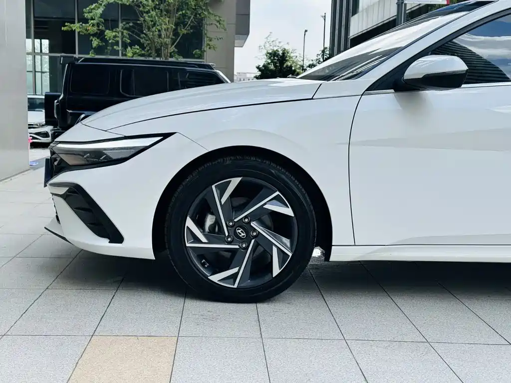 Hyundai Elantra, фото 12