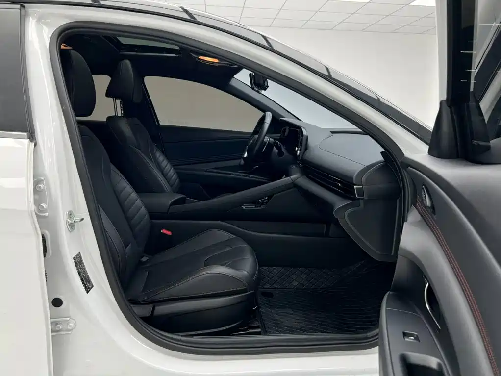 Hyundai Elantra, фото 17