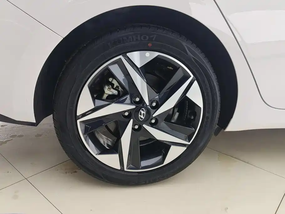 Hyundai Elantra, фото 12