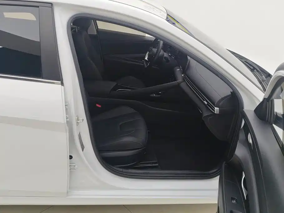 Hyundai Elantra, фото 14