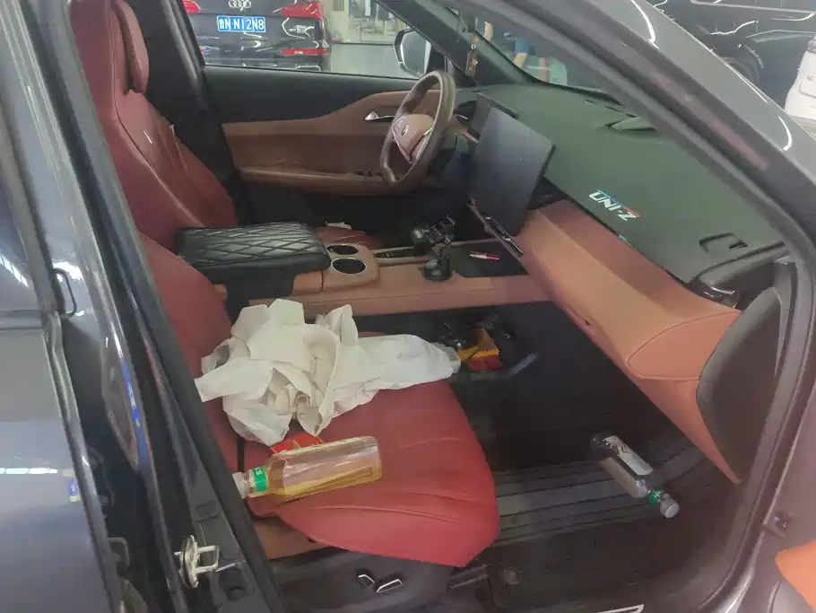 Changan UNI-Z EV, фото 14