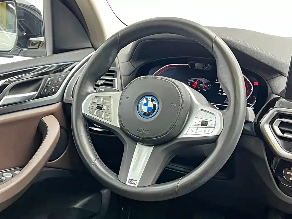 BMW iX3, фото 12