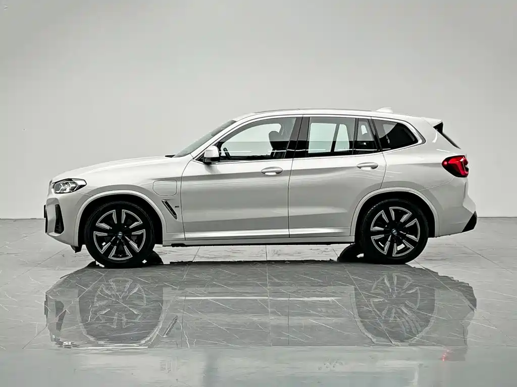 BMW iX3, фото 13