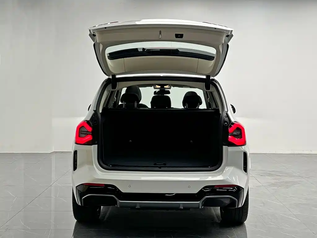 BMW iX3, фото 25