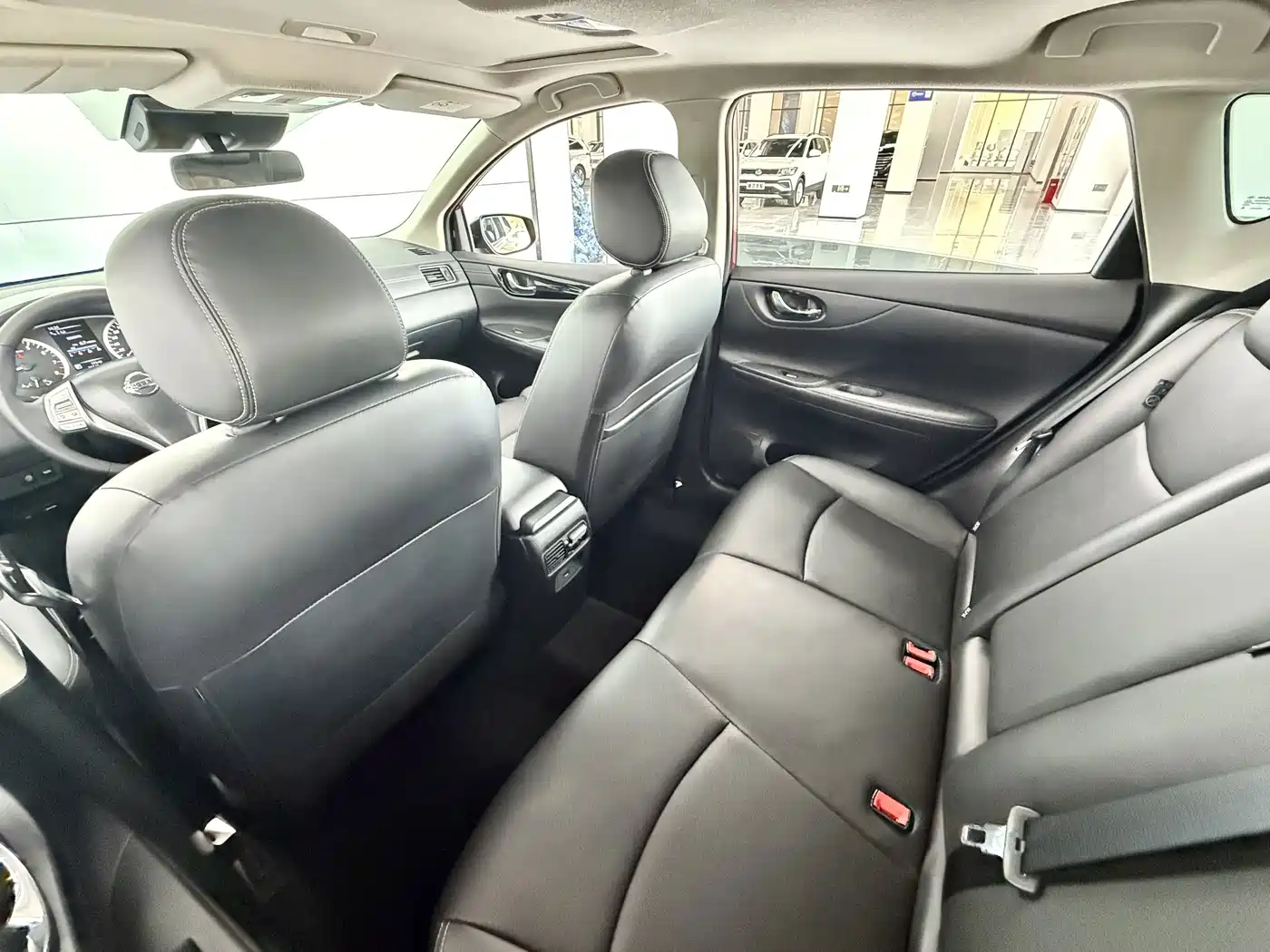 Nissan Tiida, фото 3