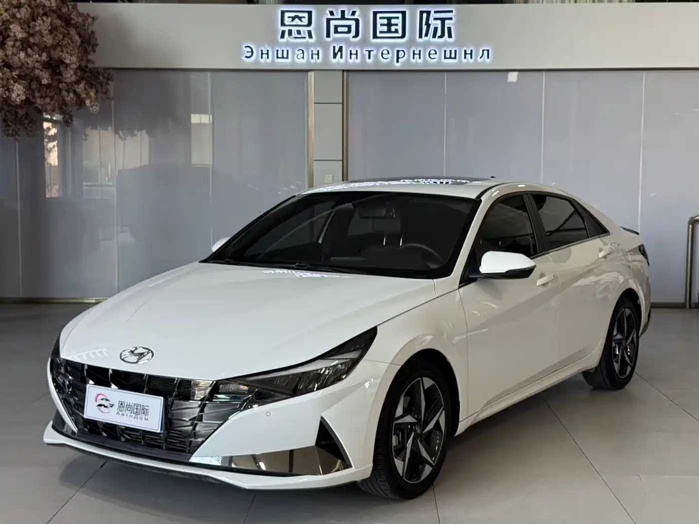 Hyundai Elantra, фото 1