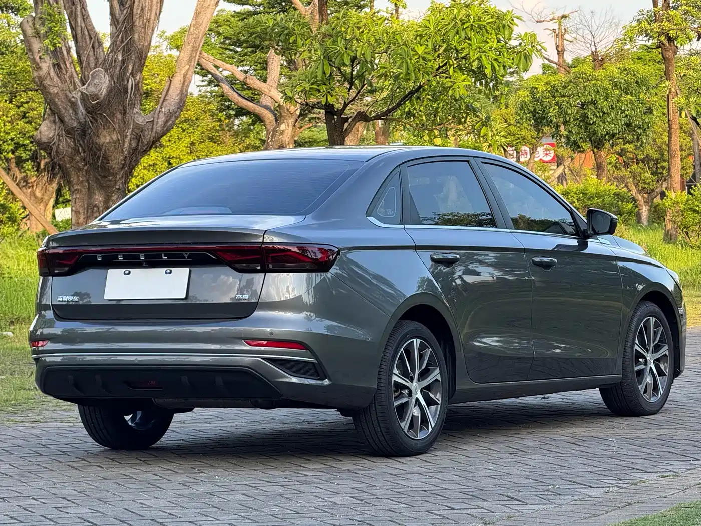 Geely Emgrand, фото 10