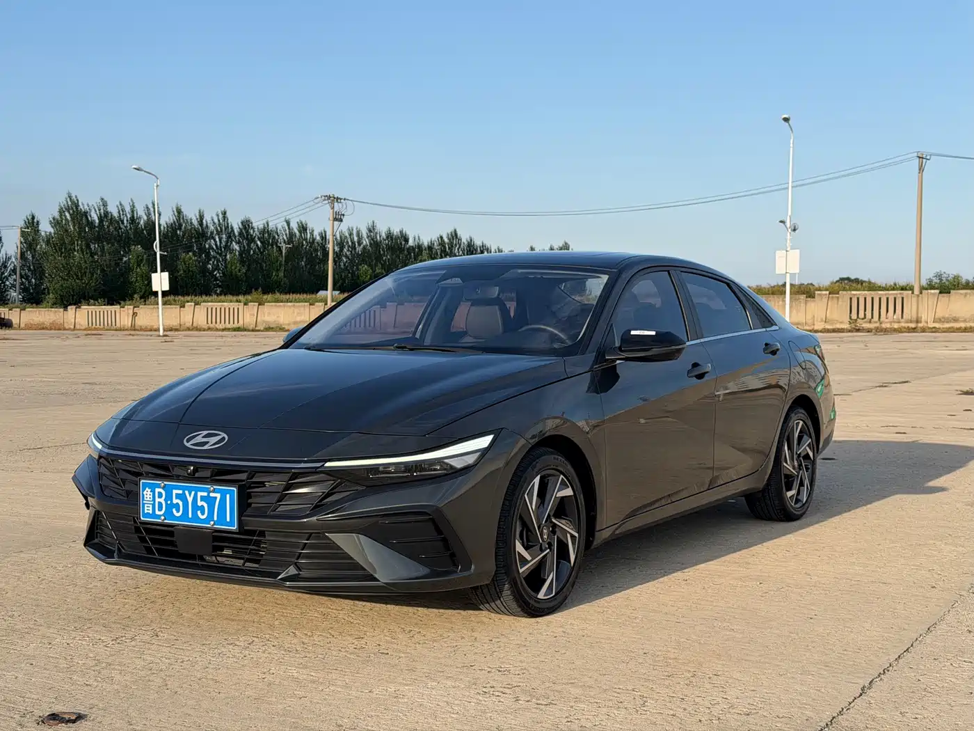 Hyundai Elantra, фото 1