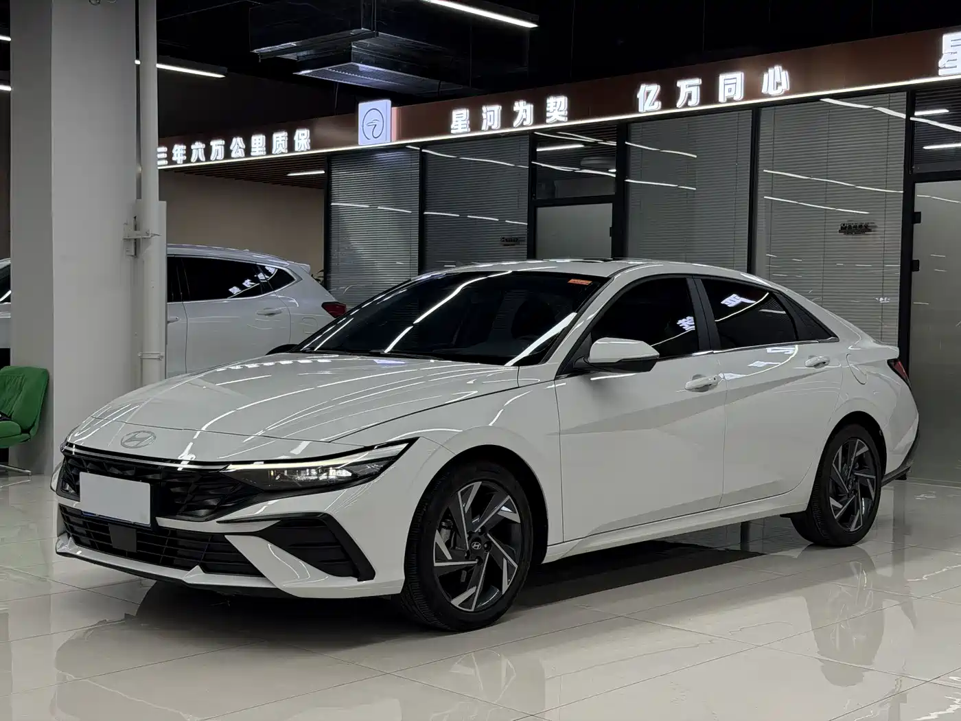 Hyundai Elantra, фото 1