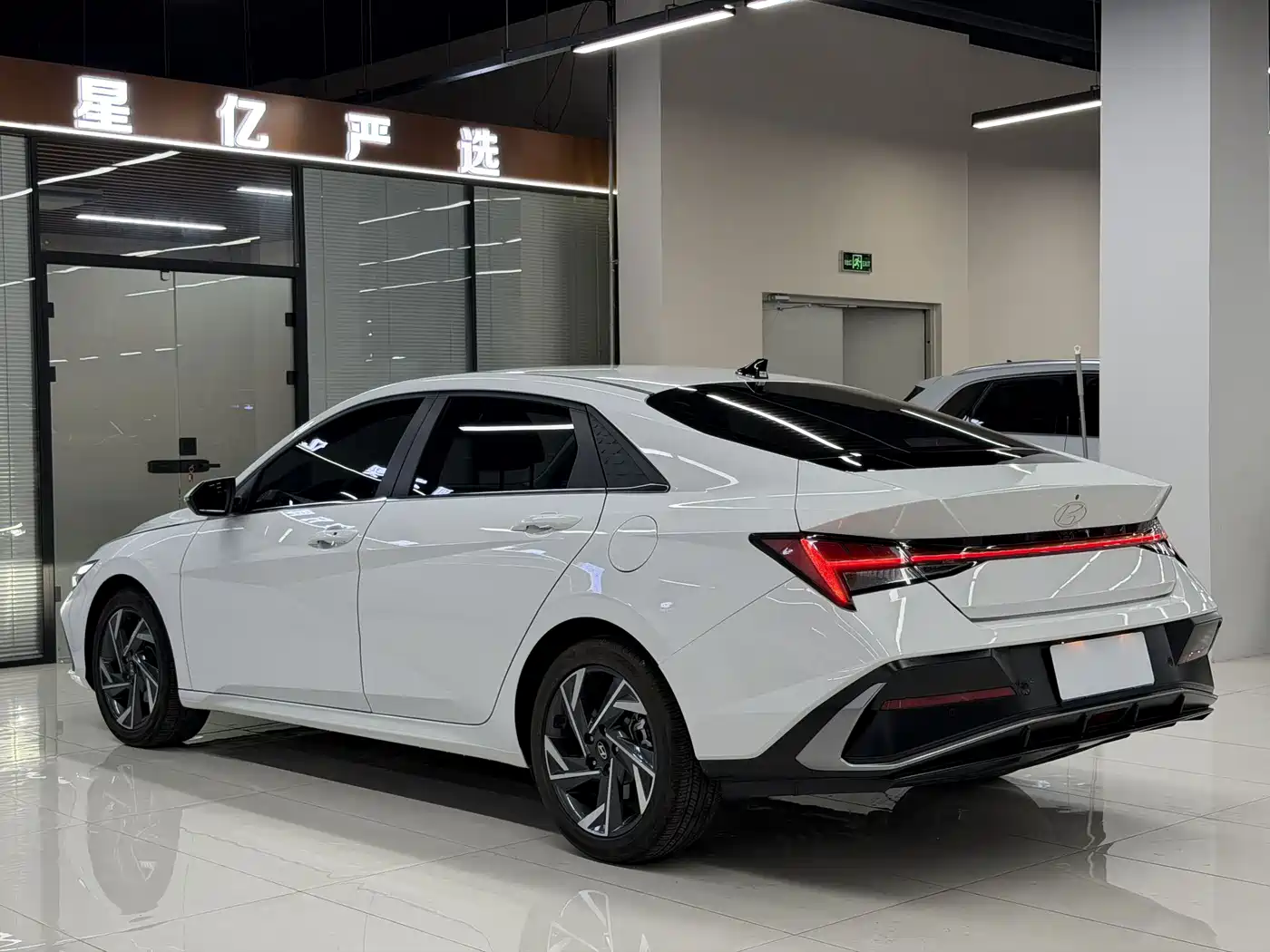 Hyundai Elantra, фото 11