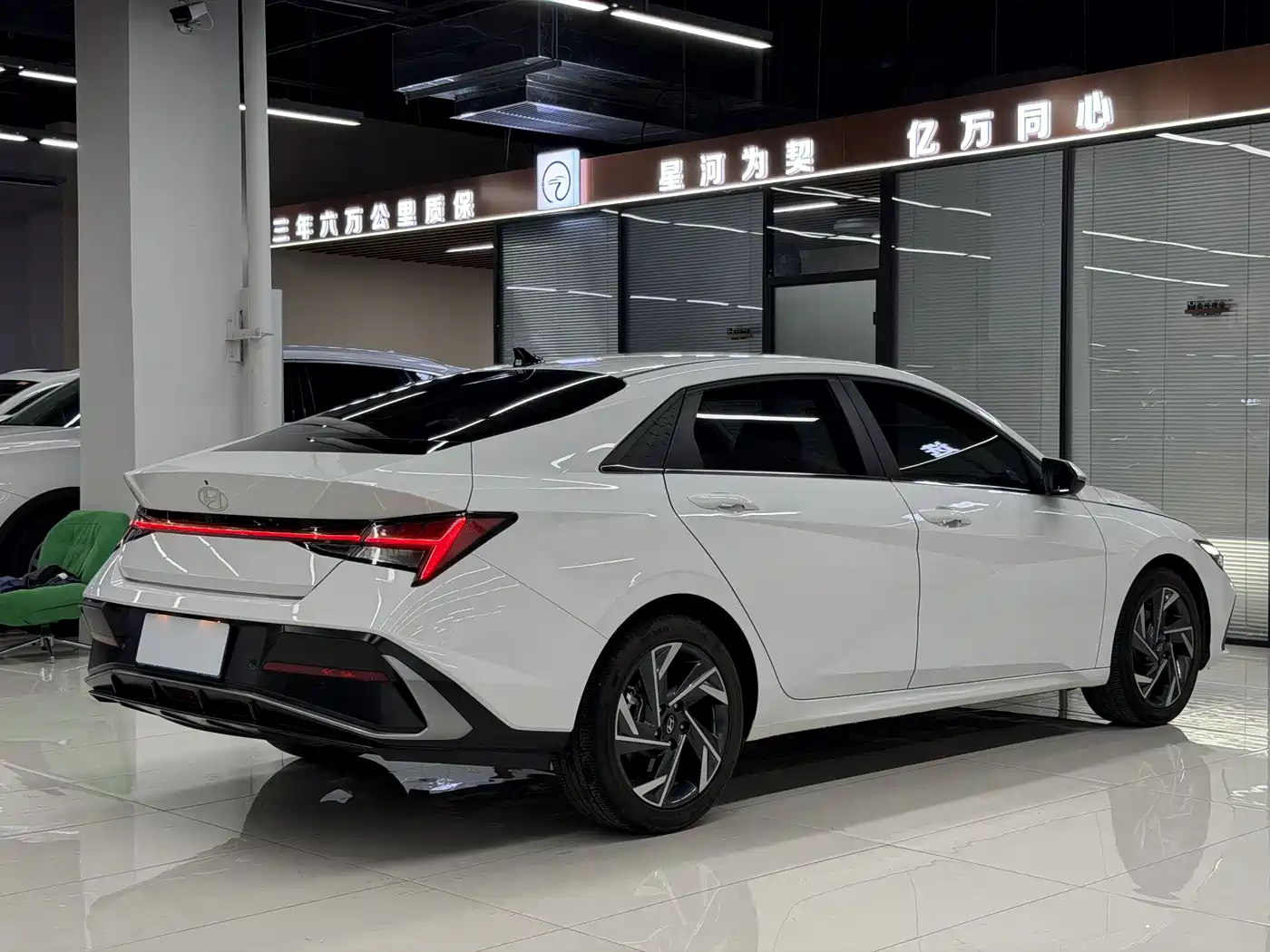 Hyundai Elantra, фото 14