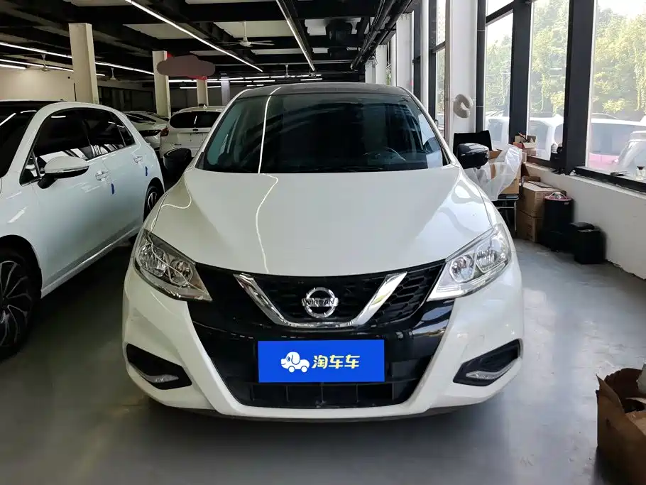 Nissan Tiida, фото 2