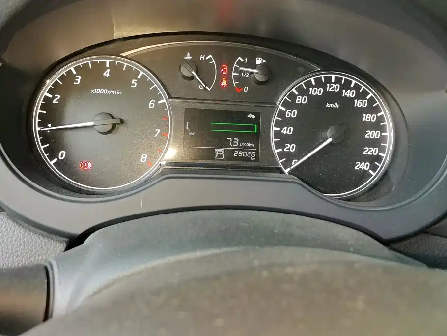 Nissan Tiida, фото 6