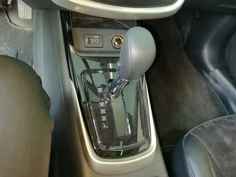 Nissan Tiida, фото 8