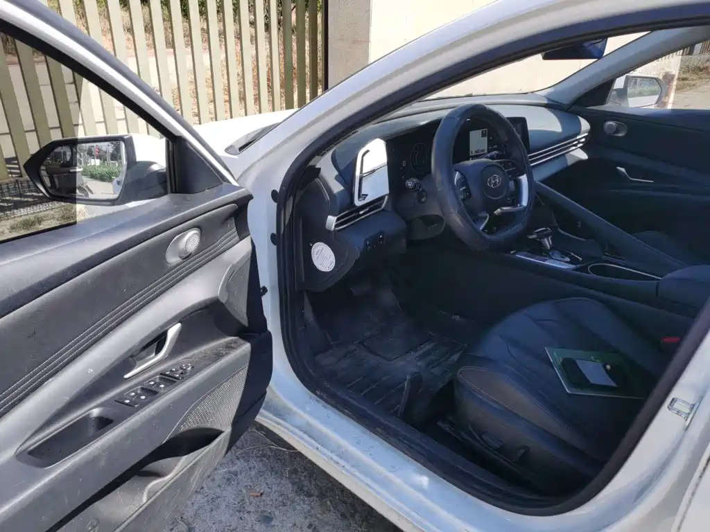Hyundai Elantra, фото 4