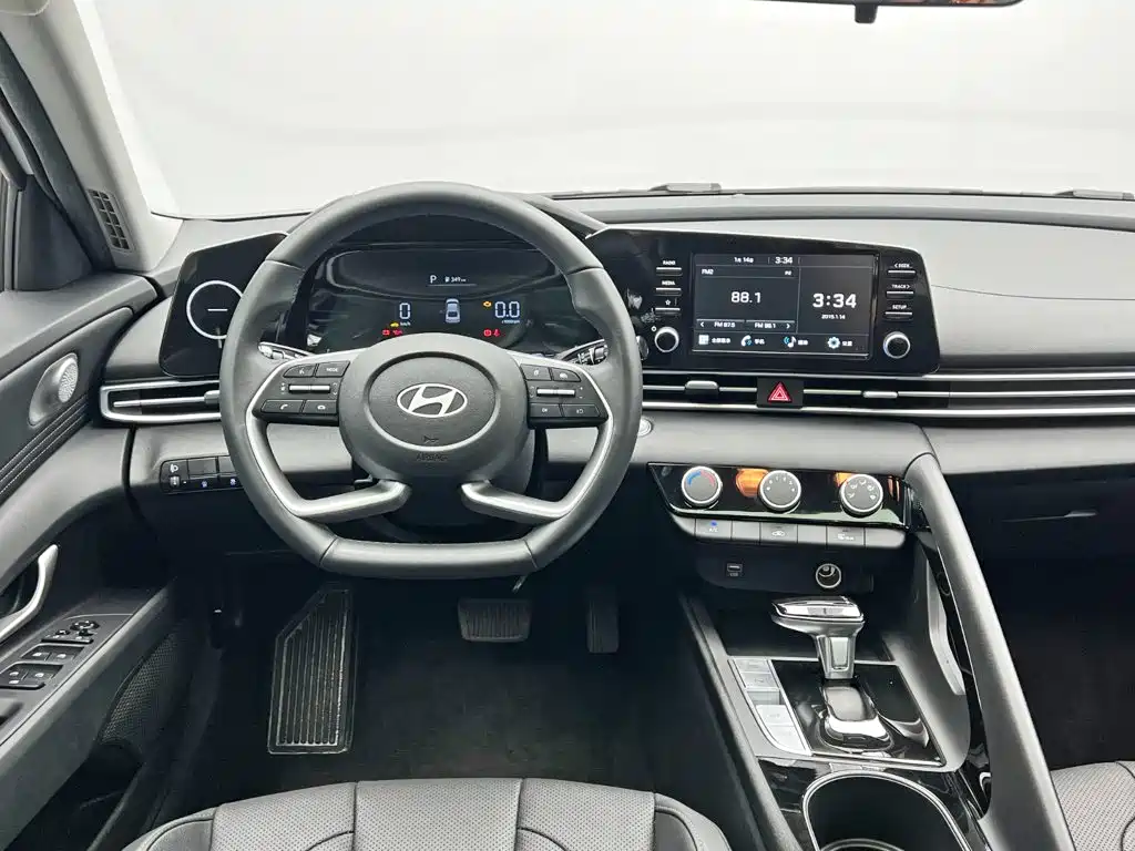 Hyundai Elantra, фото 11