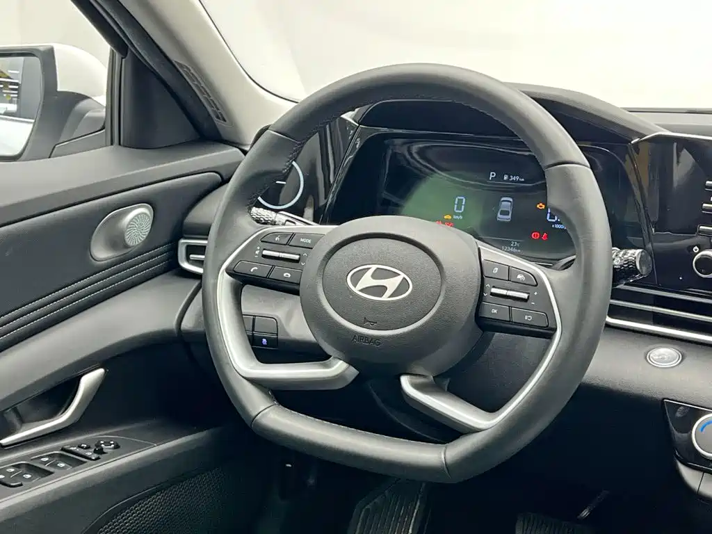 Hyundai Elantra, фото 12