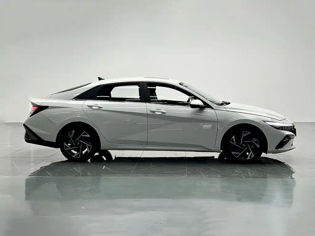 Hyundai Elantra, фото 21